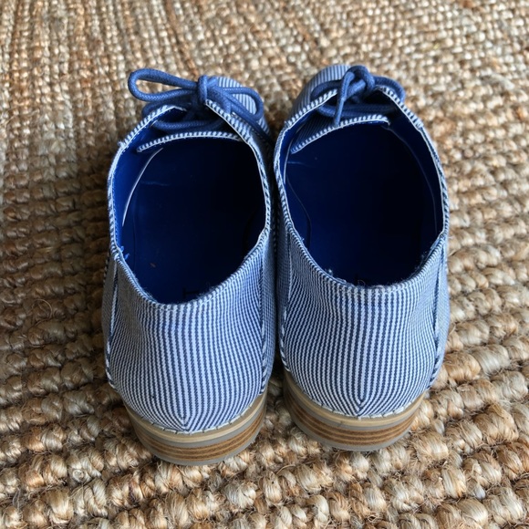 Blue striped shoes - Picture 3 of 6